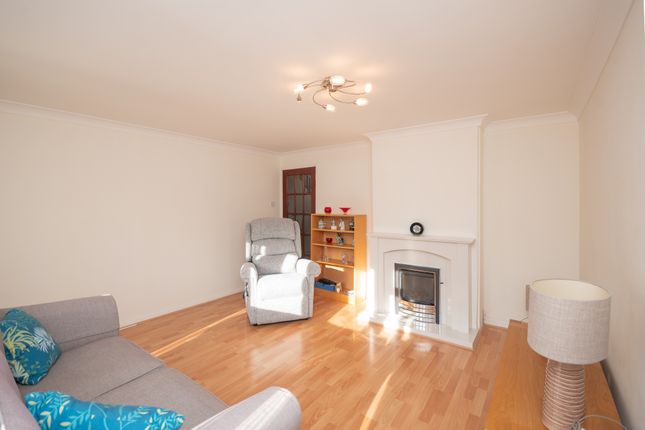3b, Moss Knowe, Cumbernauld photo 4