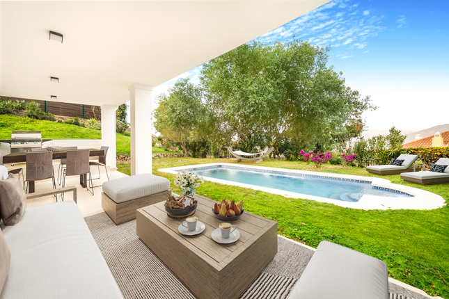 Semi-detached house for sale in La Mairena, Marbella East, Marbella