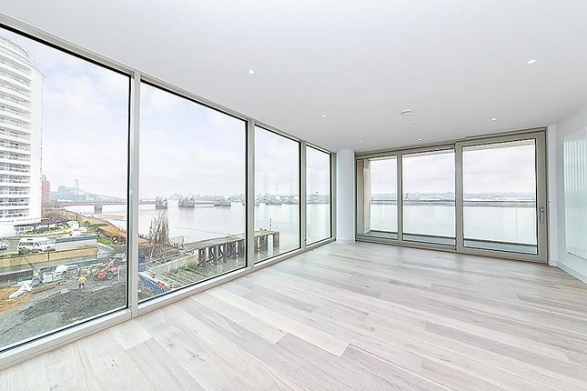 Flat for sale in Admiralty Avenue, London