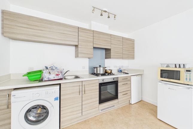Flat 3, 28-29, Western Road, Hove photo 4