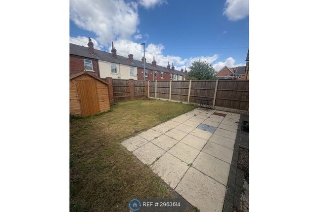 Mill Chase Road, Wakefield photo 5
