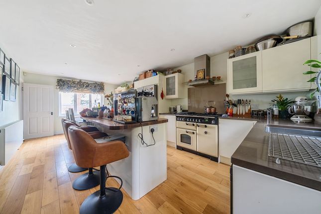14, Shadyhanger, Godalming photo 2