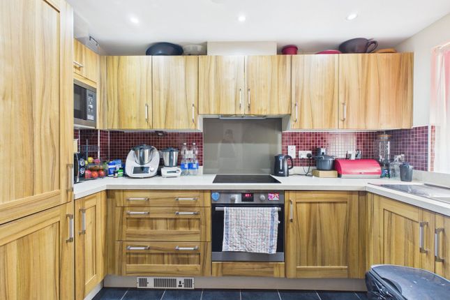 6, Primrose Avenue, Downham Market photo 2