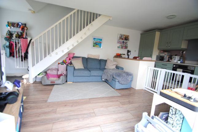 33, Churchfields, Cheltenham photo 3
