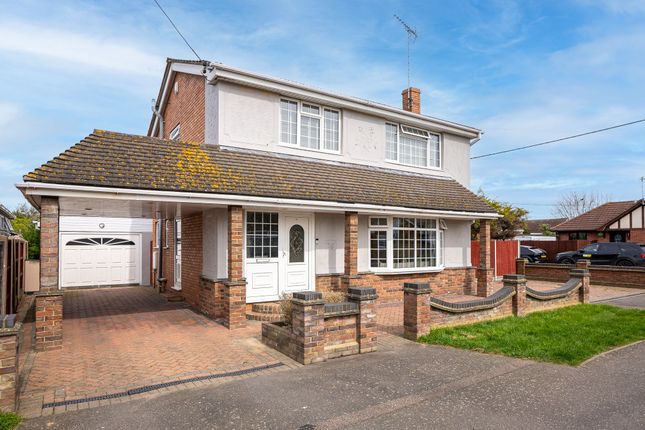 Thumbnail Detached house for sale in Daarle Avenue, Canvey Island