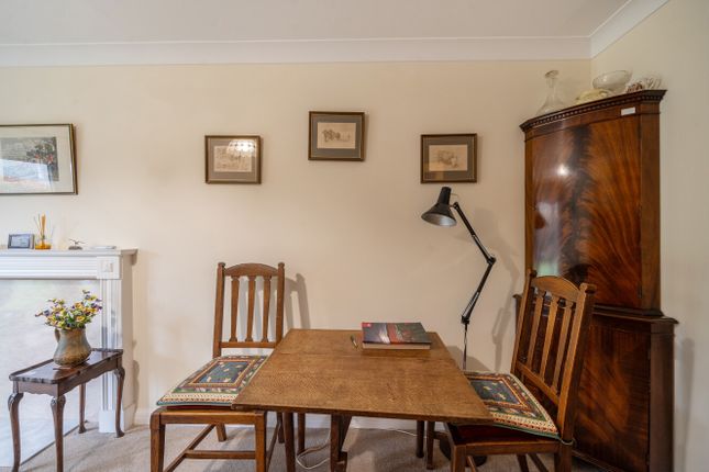 6, Mary Rose Mews, Alton photo 3