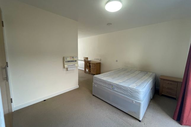 Flat to rent in Abbey Court, Abbey Street