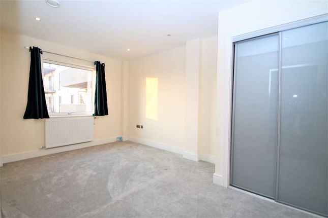 Flat to rent in Pinner Road, North Harrow, Harrow