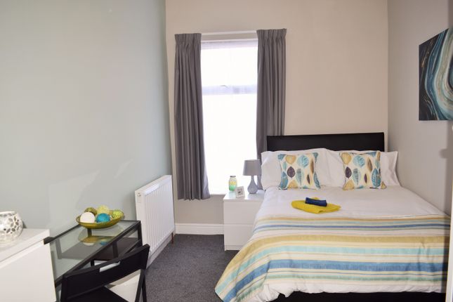 Room to rent in Savile Road, Castleford WF10