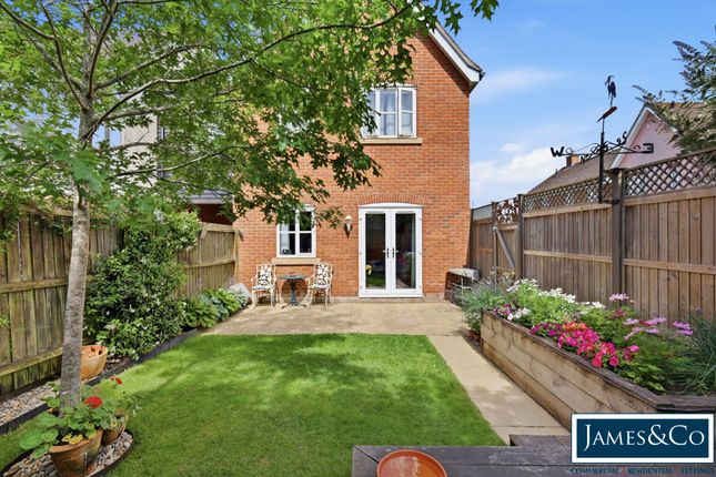 10, Weavers Close, Dunmow photo 2