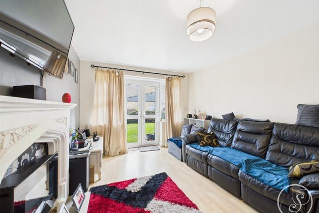 20, Fulneck Court, Pudsey photo 4