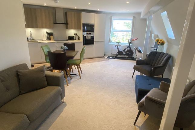 8 Station House, Station Road, Marlow photo 2