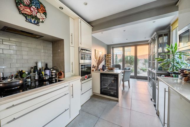 8, Grove Road, Windsor photo 2