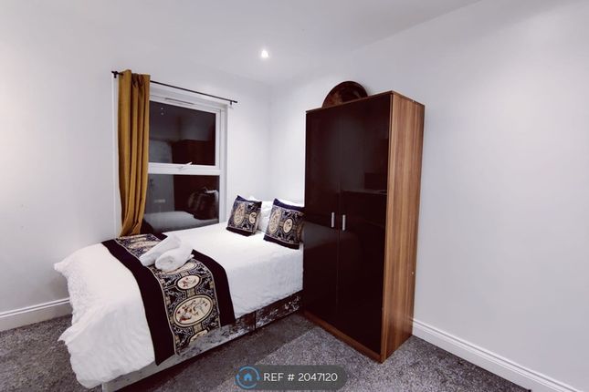 Room to rent in Hatfield Road, Watford