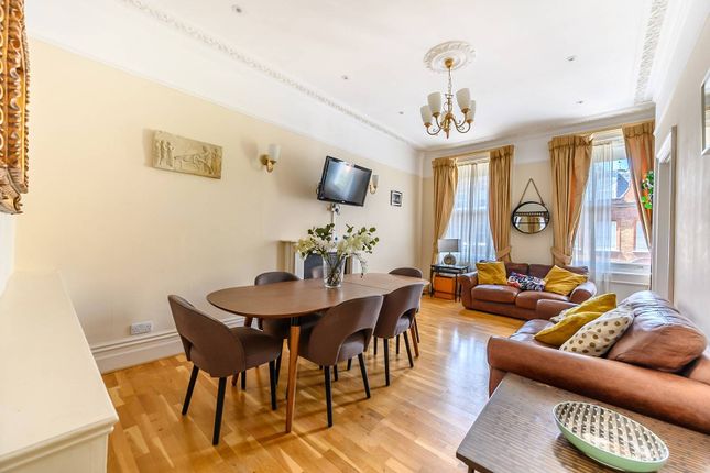 Flat to rent in Rosary Gardens, Chelsea, London