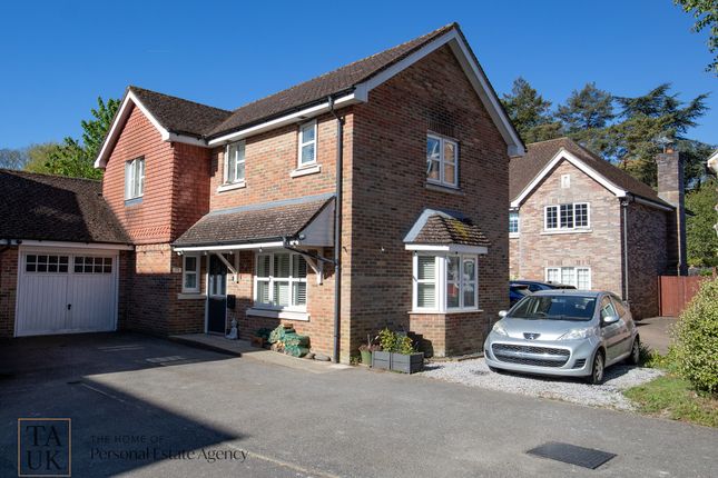 23, The Glade, Pulborough photo 3