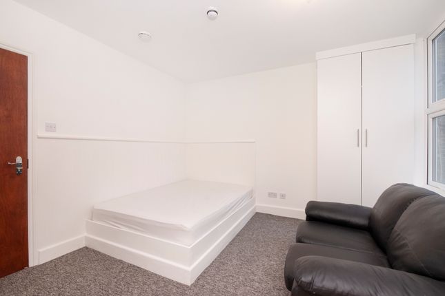 Thumbnail Studio to rent in Chamberlayne Road, London