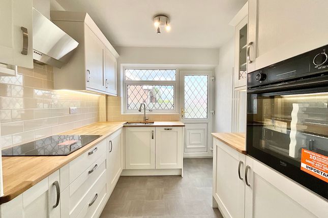 46 Moss Park Avenue, Stoke-On-Trent photo 2