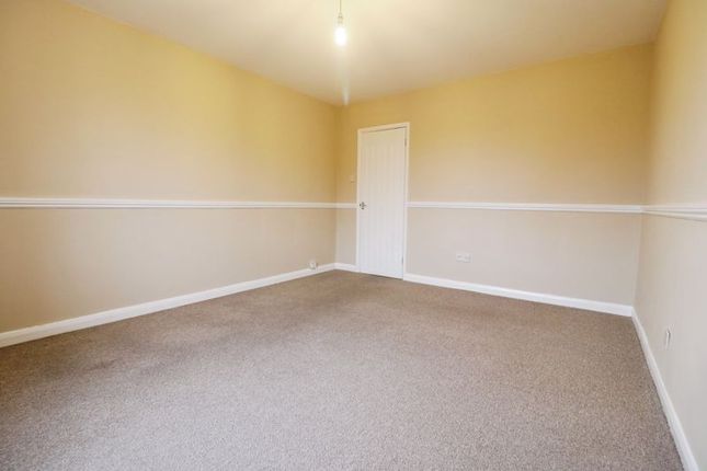 4 Colnbrook Court, Old Bath Road, Slough photo 3