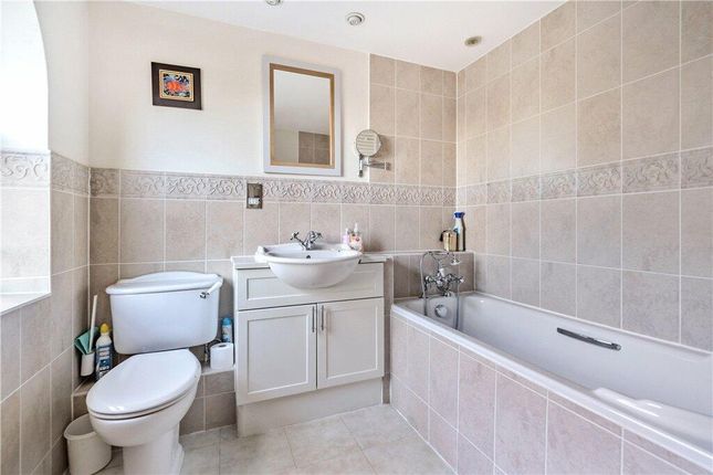 Flat for sale in Brockley Hill, Stanmore