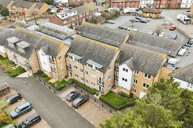 1-bed flat on Flat 12A, Beeches Lodge, Burnham, £299,950