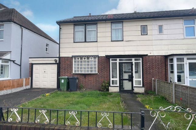 Semi-detached house for sale in 11 York Avenue, Willenhall
