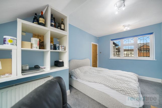 10, Vaughan Avenue, Hendon photo 3