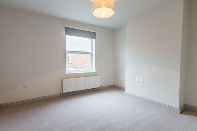 25, Flaxley Road, Selby photo 3