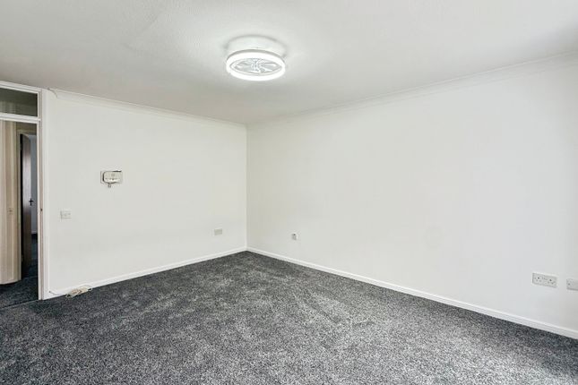 Flat 5, Fountain Court, Westbury photo 4