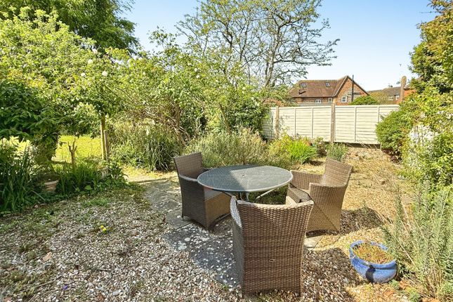 4, Hobs Acre, West Sussex photo 2