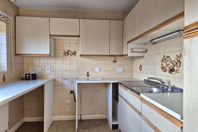 26, Bourton Mead, Bristol photo 3