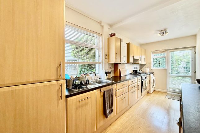 36, South View Avenue, Swindon photo 3