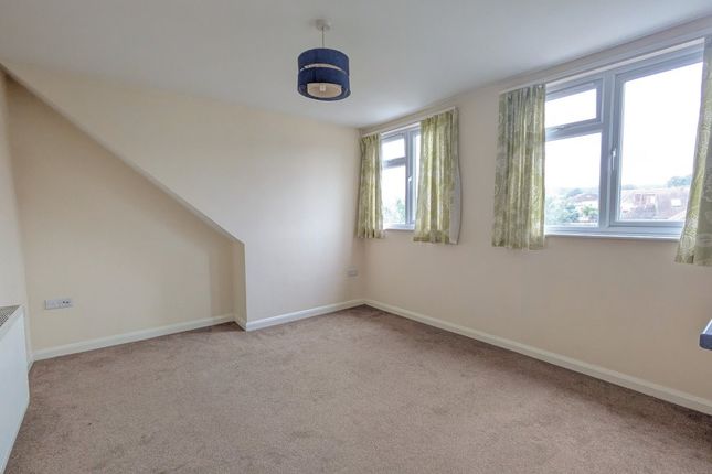 Flat 2, 6a Windmill Parade, 163 -183 Old Shoreham Road photo 3