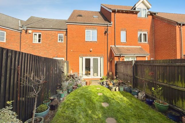 8, Sir John Fogge Avenue, Ashford photo 2
