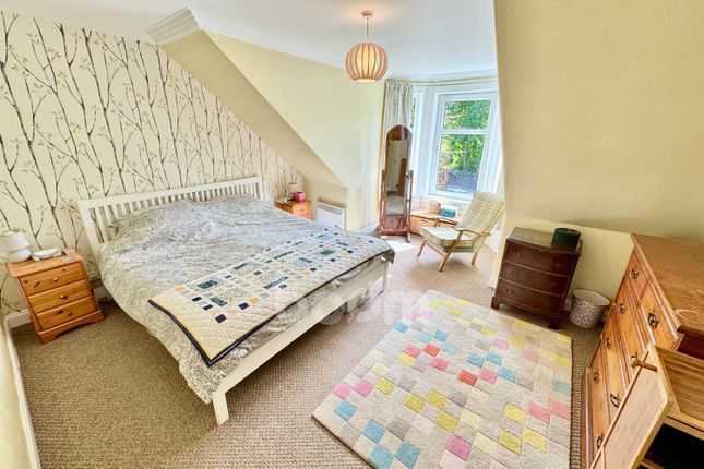 28, Dalry Road, Beith photo 4