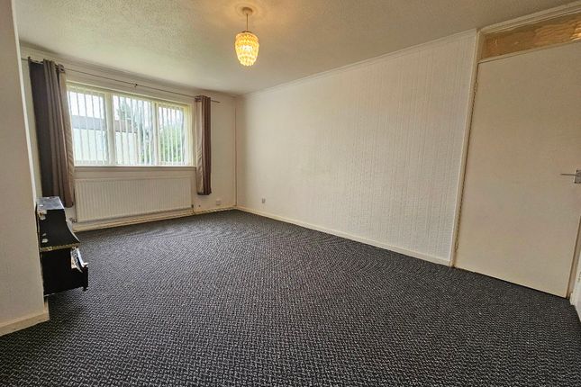 Flat to rent in Montgomery Road, Widnes