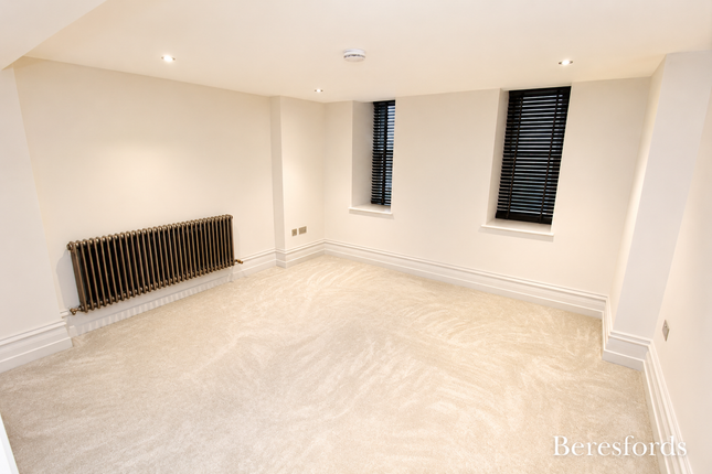 4 The Grange, 4, Wildcary Lane, Romford photo 5