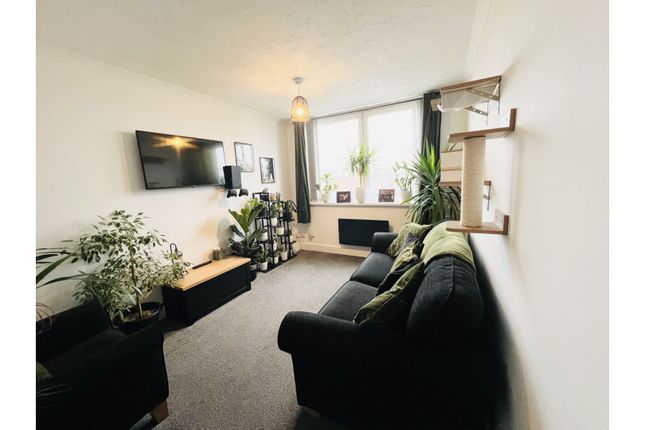 Flat for sale in Capstan Road, Hull