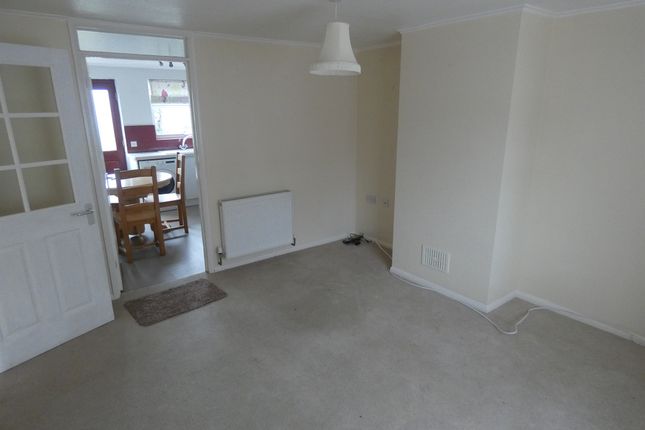 6, Lanes Close, Salisbury photo 4