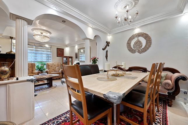 30, Norman Way, London photo 4