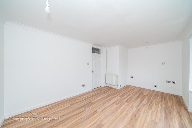 13, Paget Rise, Rugeley photo 4