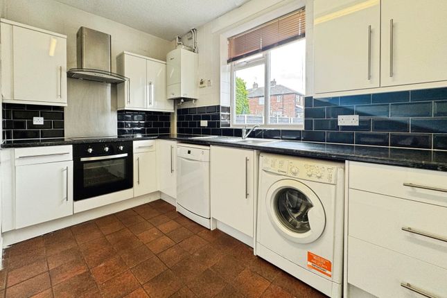 13, Walnut Road, Manchester photo 4