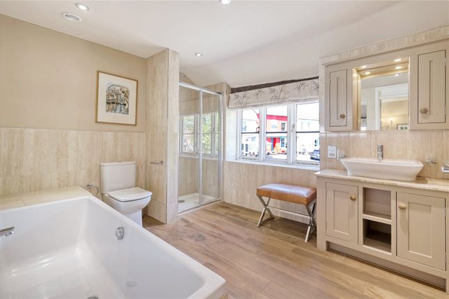 En Suite Bathroom