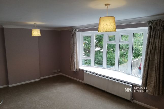 67, Hook Road, Surbiton photo 3
