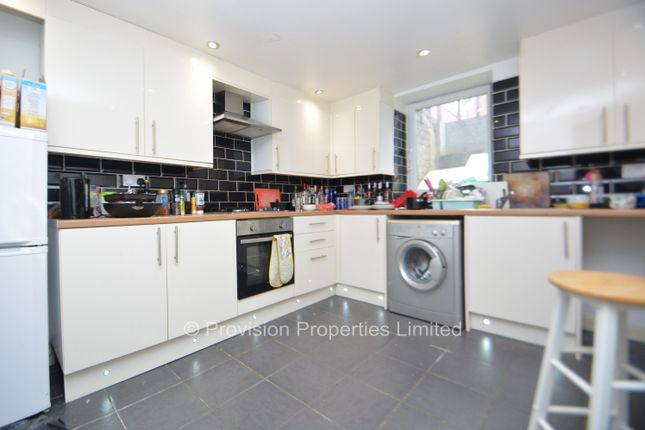 Terraced house to rent in Hessle View, Hyde Park, Leeds