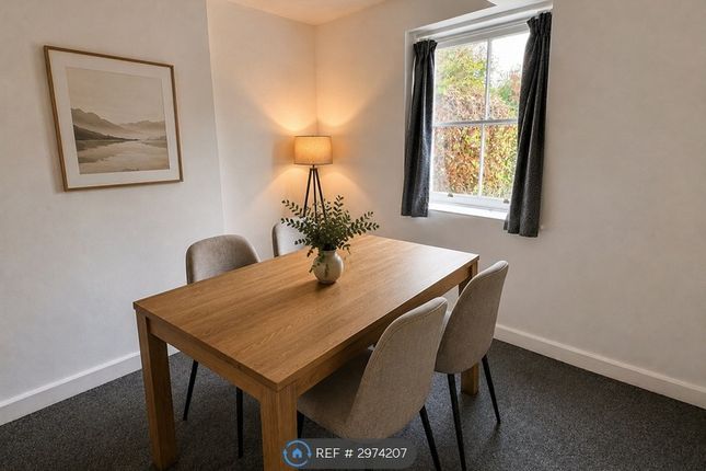 Flat, Broad St, Penryn photo 4