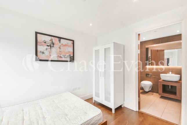 Flat to rent in Crawford Building, Whitechapel High Street, Aldgate