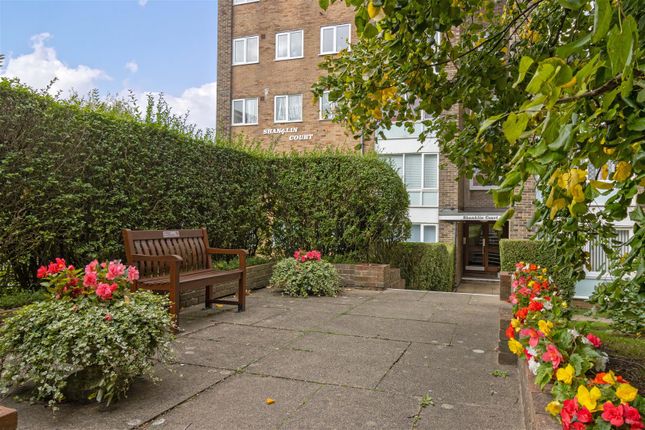 Thumbnail Flat for sale in Hangleton Road, Hove