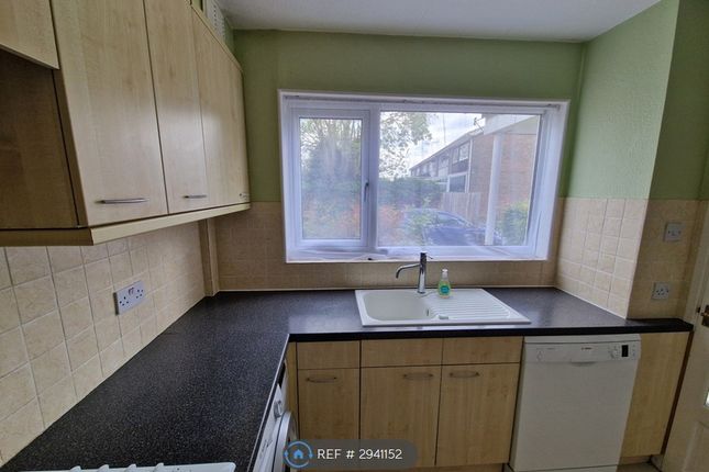 Farthings Close, Eastcote, Pinner photo 4