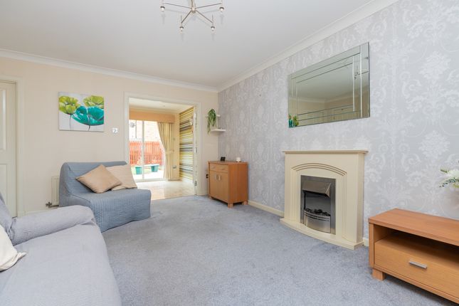 31 Craigmuir Place, Glasgow photo 4